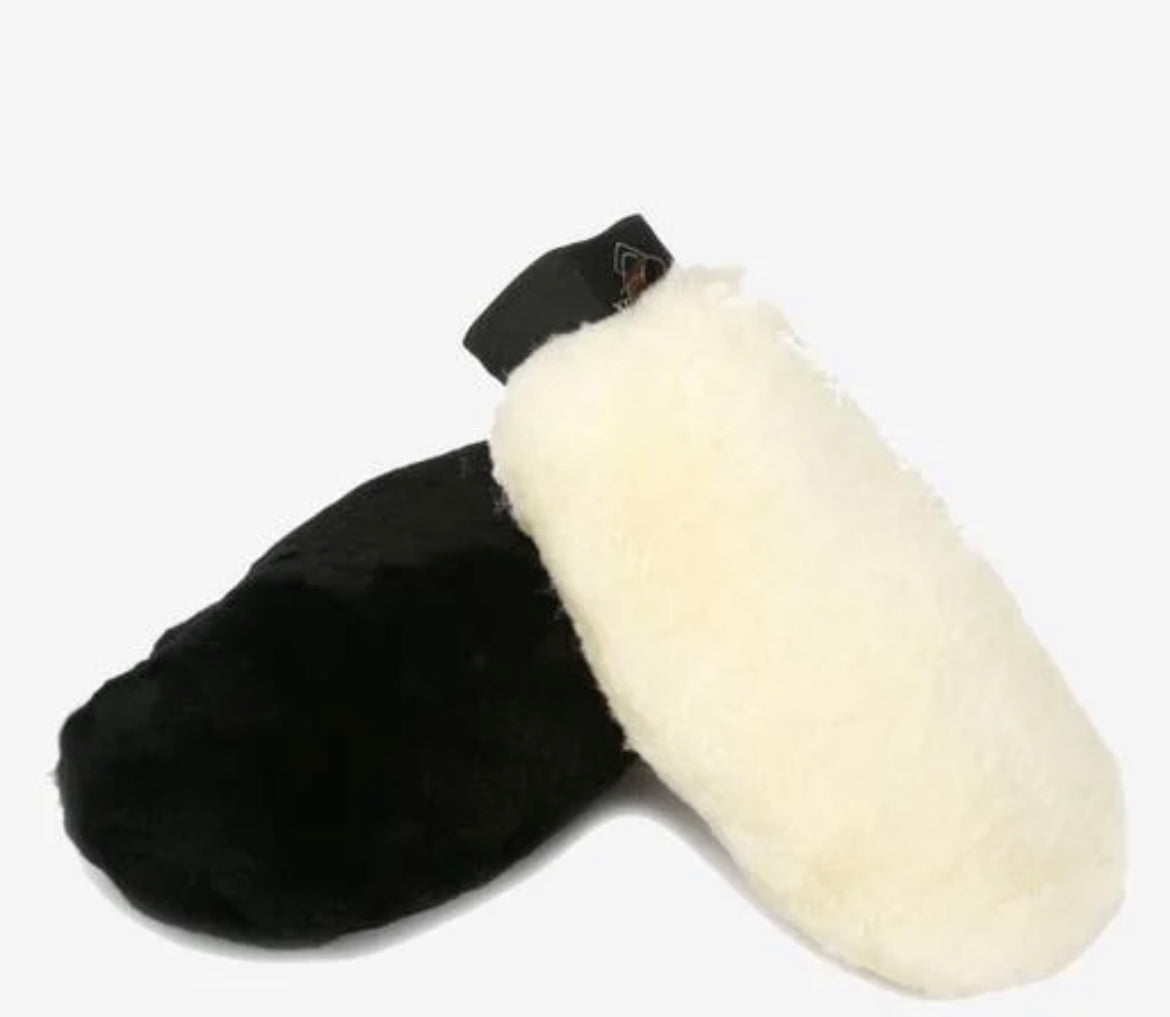 LeMieux lambskin grooming mitt