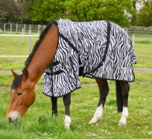 Rhinegold fly rug with neck cover